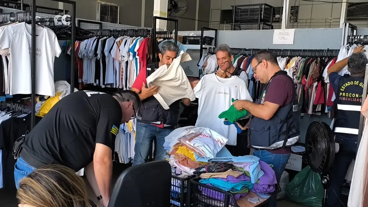 Fiscalização encontra mais de 8 mil itens suspeitos em comércios de Goiânia