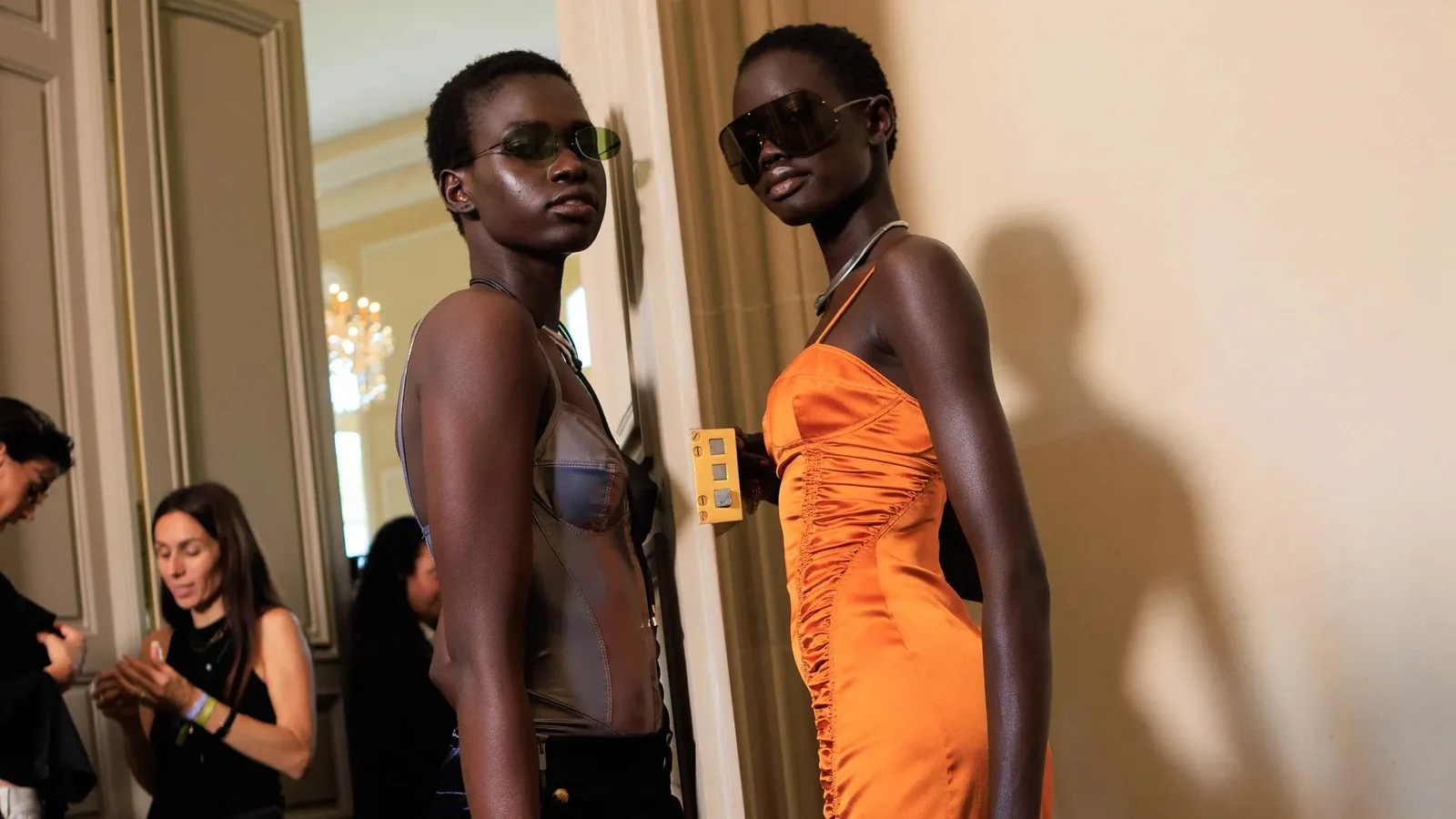 Balmain leva sensualidade e referências da Califórnia ao verão 2027