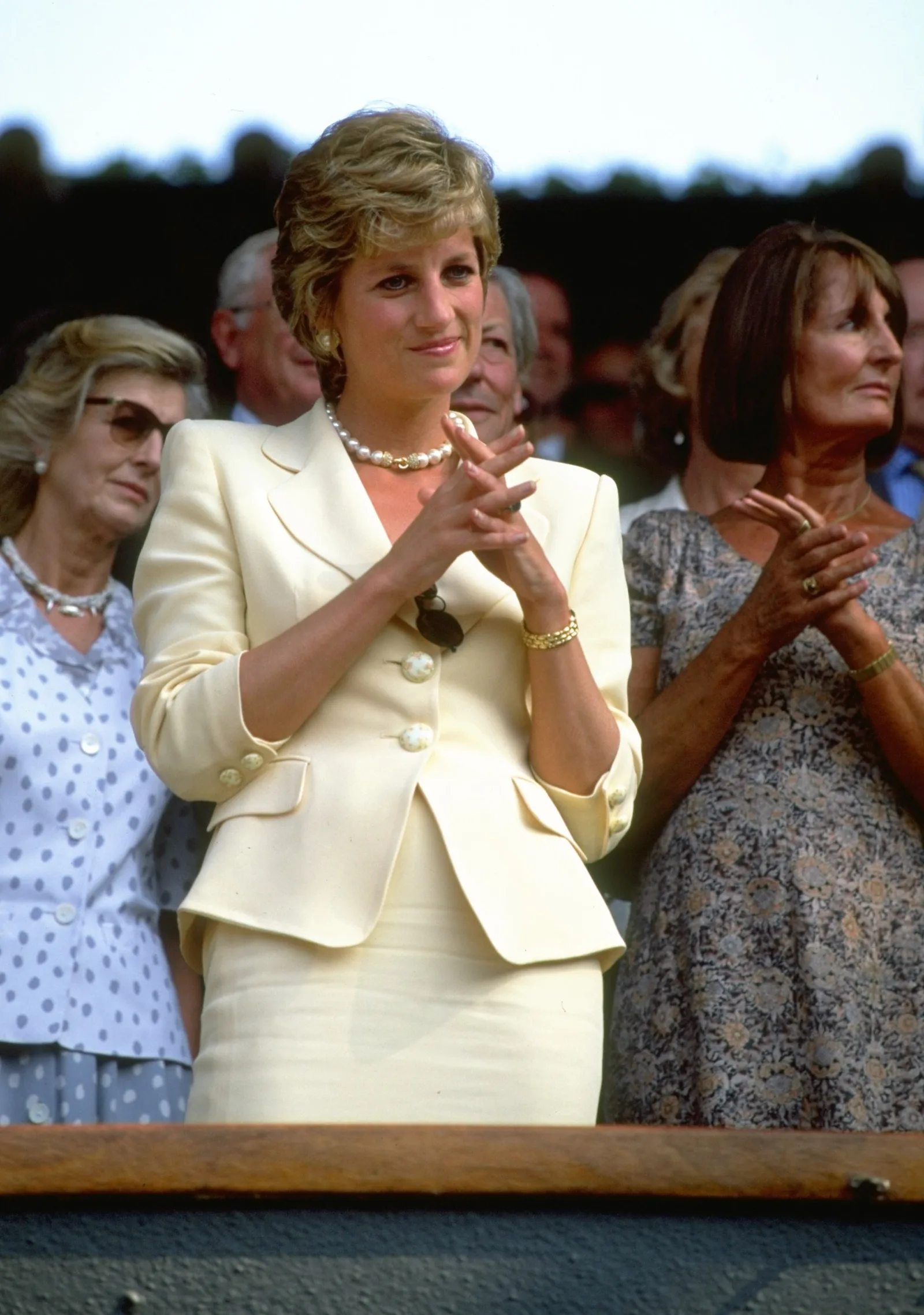 Quatro cópias de livro sobre Diana são furtadas na Holanda antes do lançamento