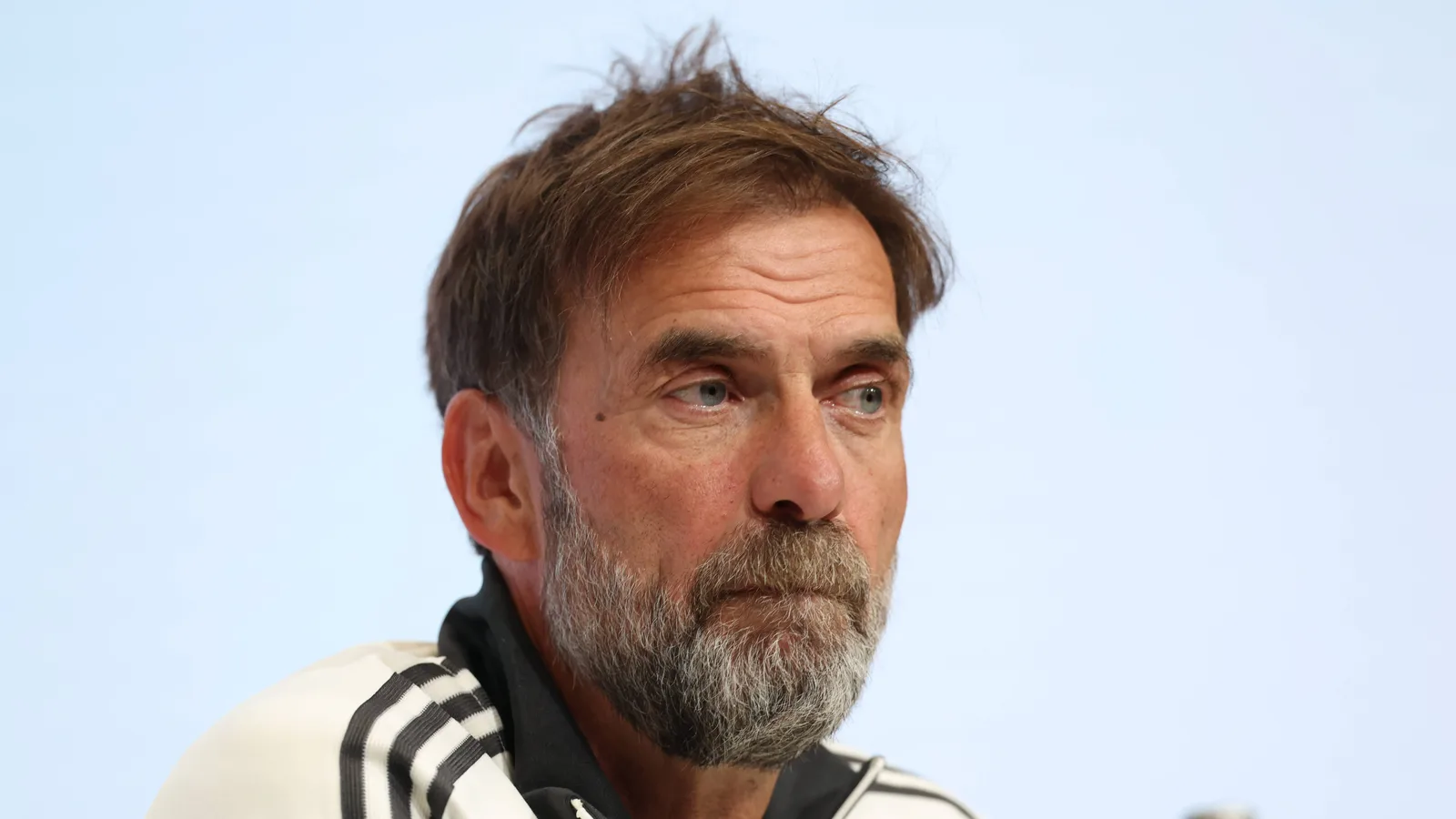 Klopp mantém distância de possível revisão de títulos após caso do City