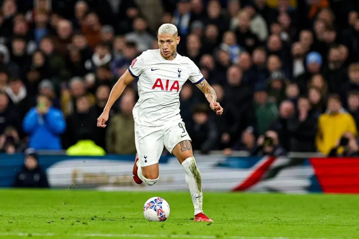 Vasco encerra tentativa de contratar Richarlison em definitivo