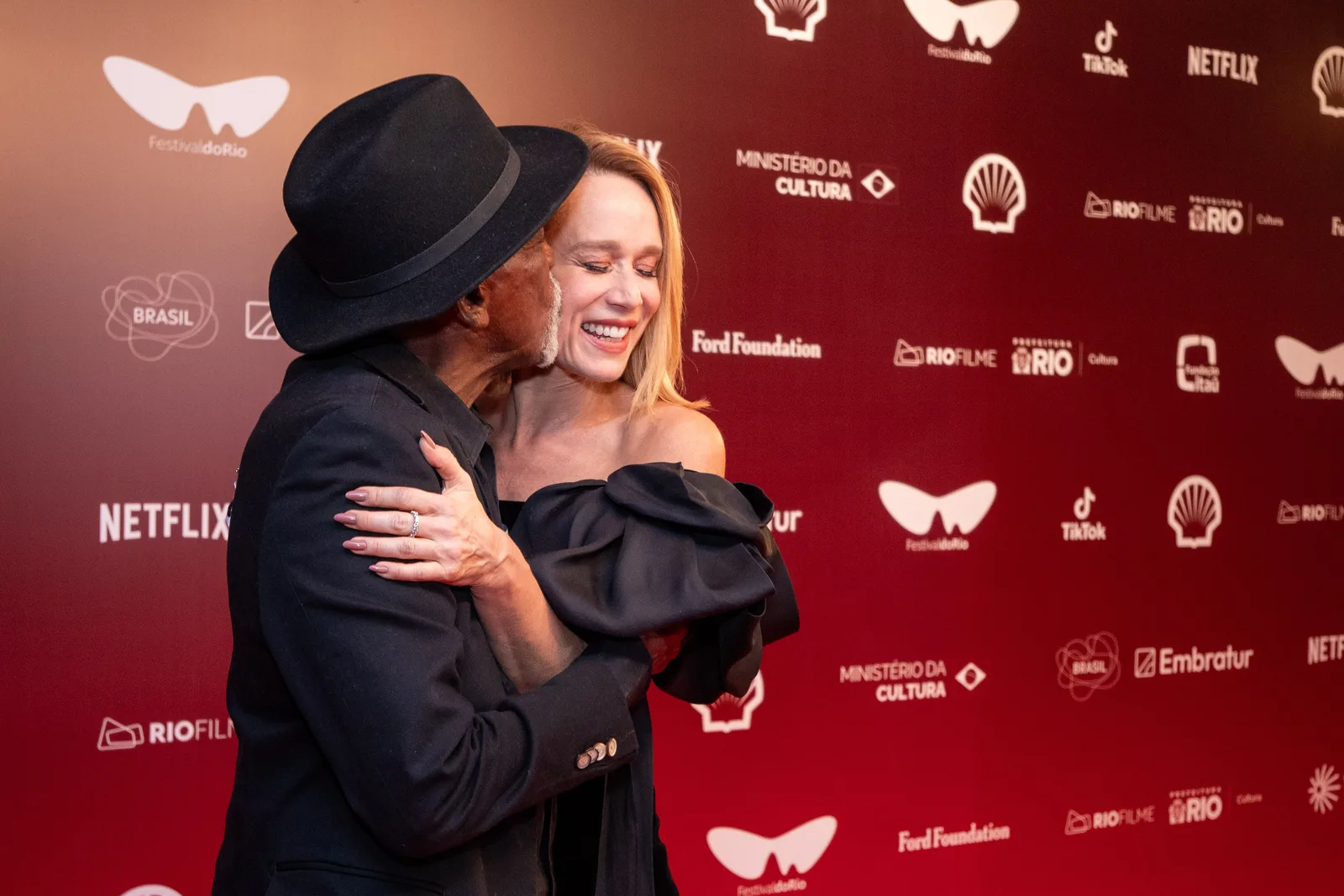 Festival do Rio abre 28ª edição com estrelas no Cine Odeon