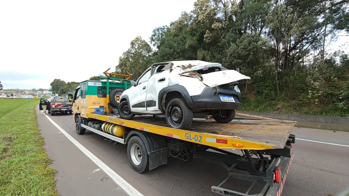Acidente na BR-376 deixa trânsito lento e motorista ferido no Paraná