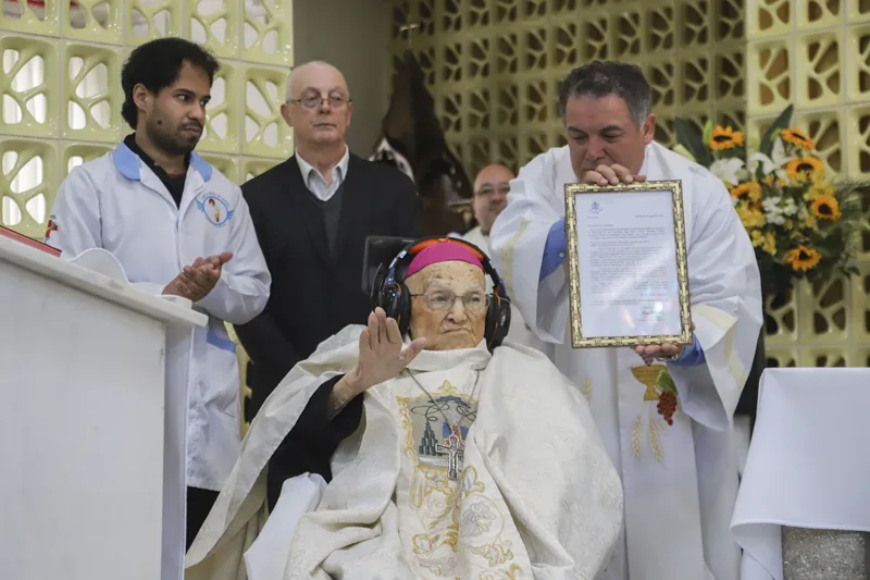 Eduardo Pimentel decreta luto de 3 dias por Dom Pedro Fedalto