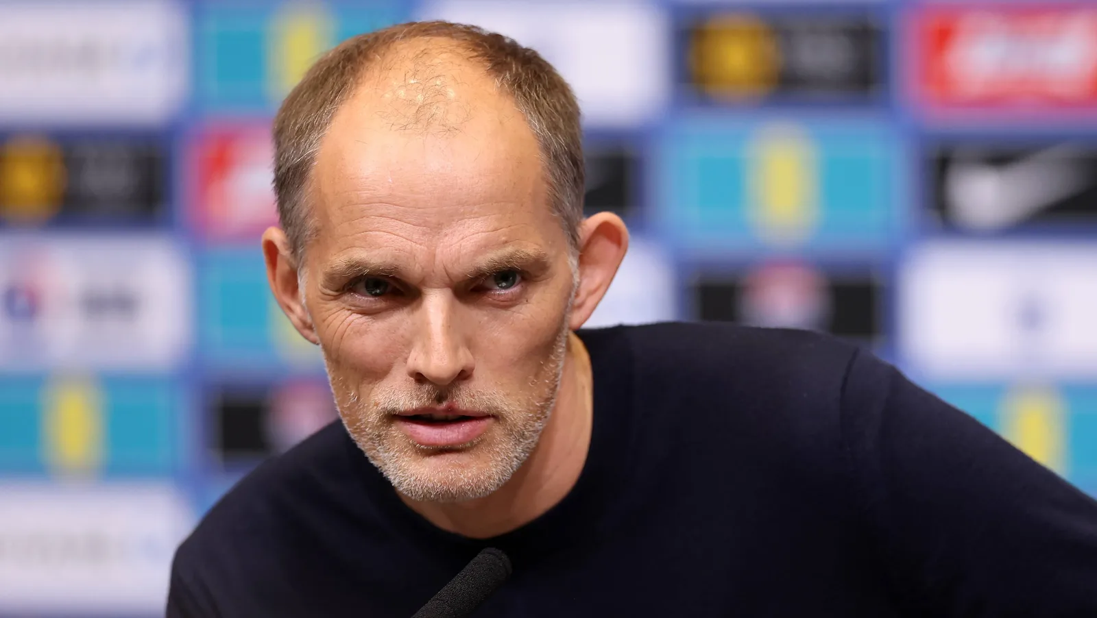 Tuchel cobra evolução defensiva de Alexander-Arnold após convocação