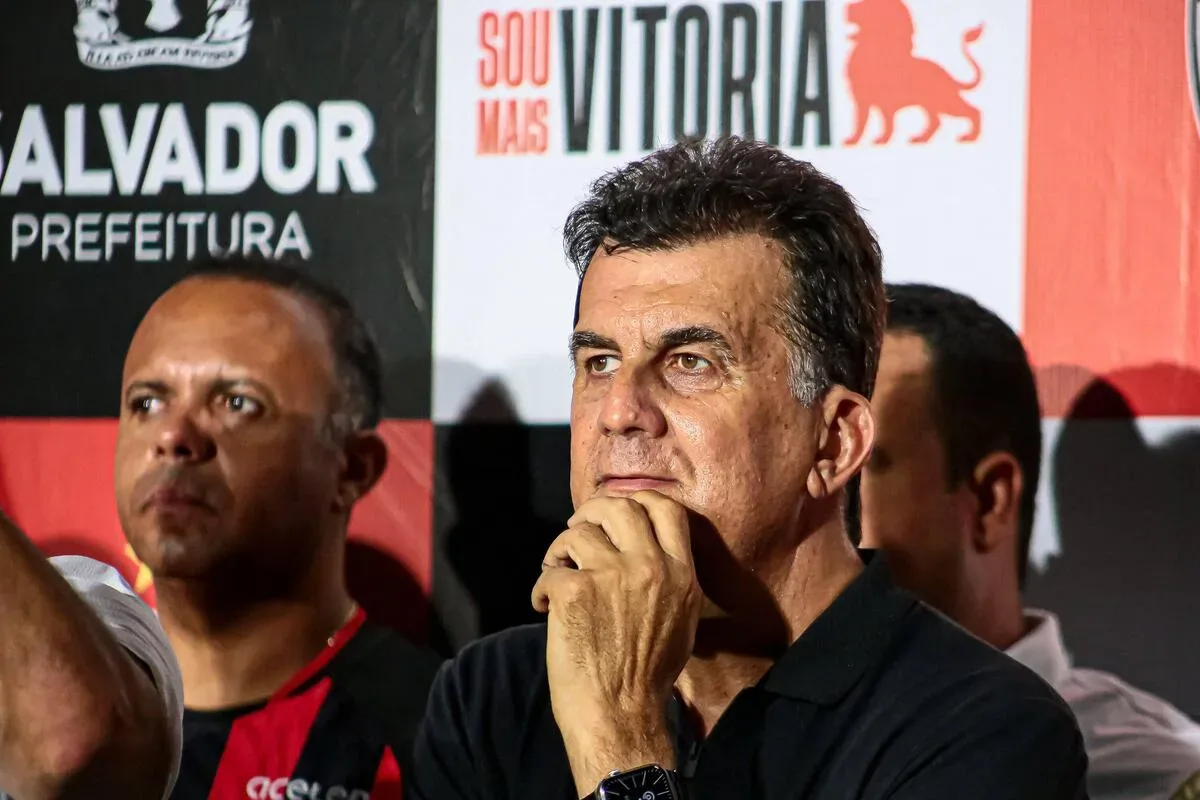 Vitória cobra Grêmio por dívida ligada a Wagner Leonardo após premiação
