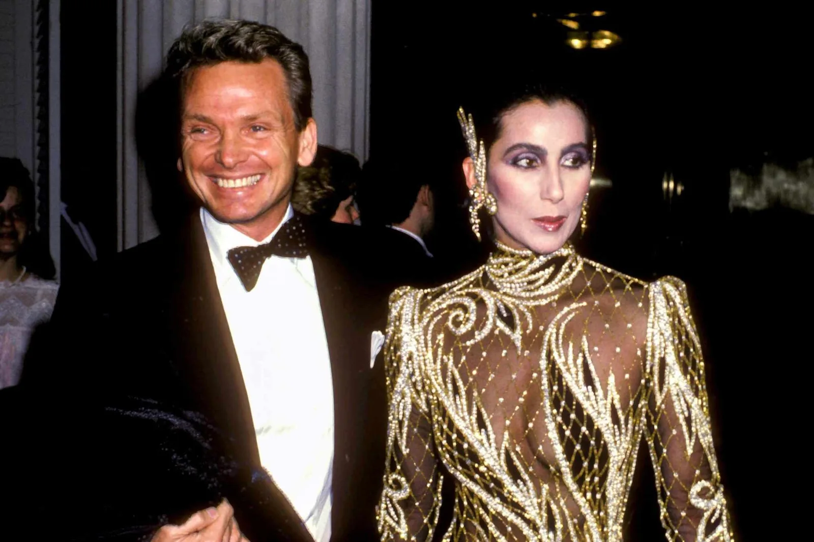 Bob Mackie morre aos 87 anos após marcar a moda e a cultura pop