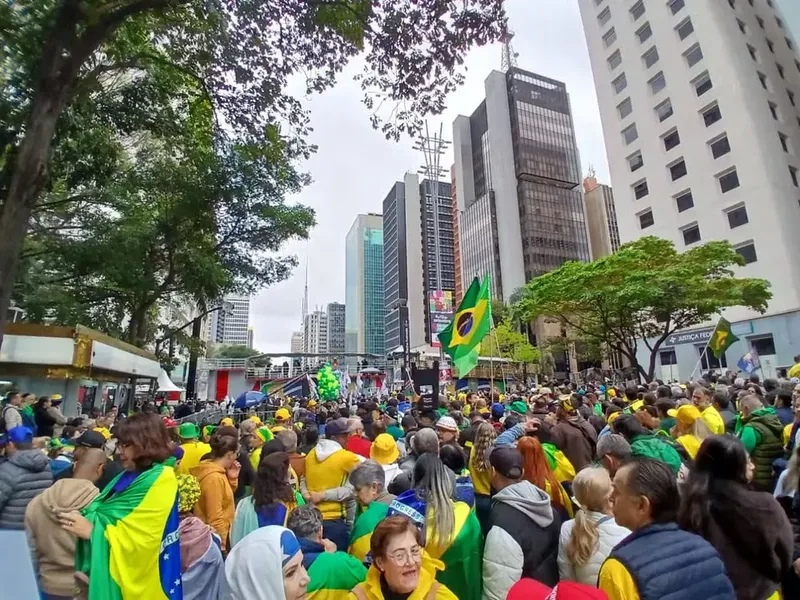 Discursos na Paulista ligam eleição de Flávio à situação de Jair Bolsonaro