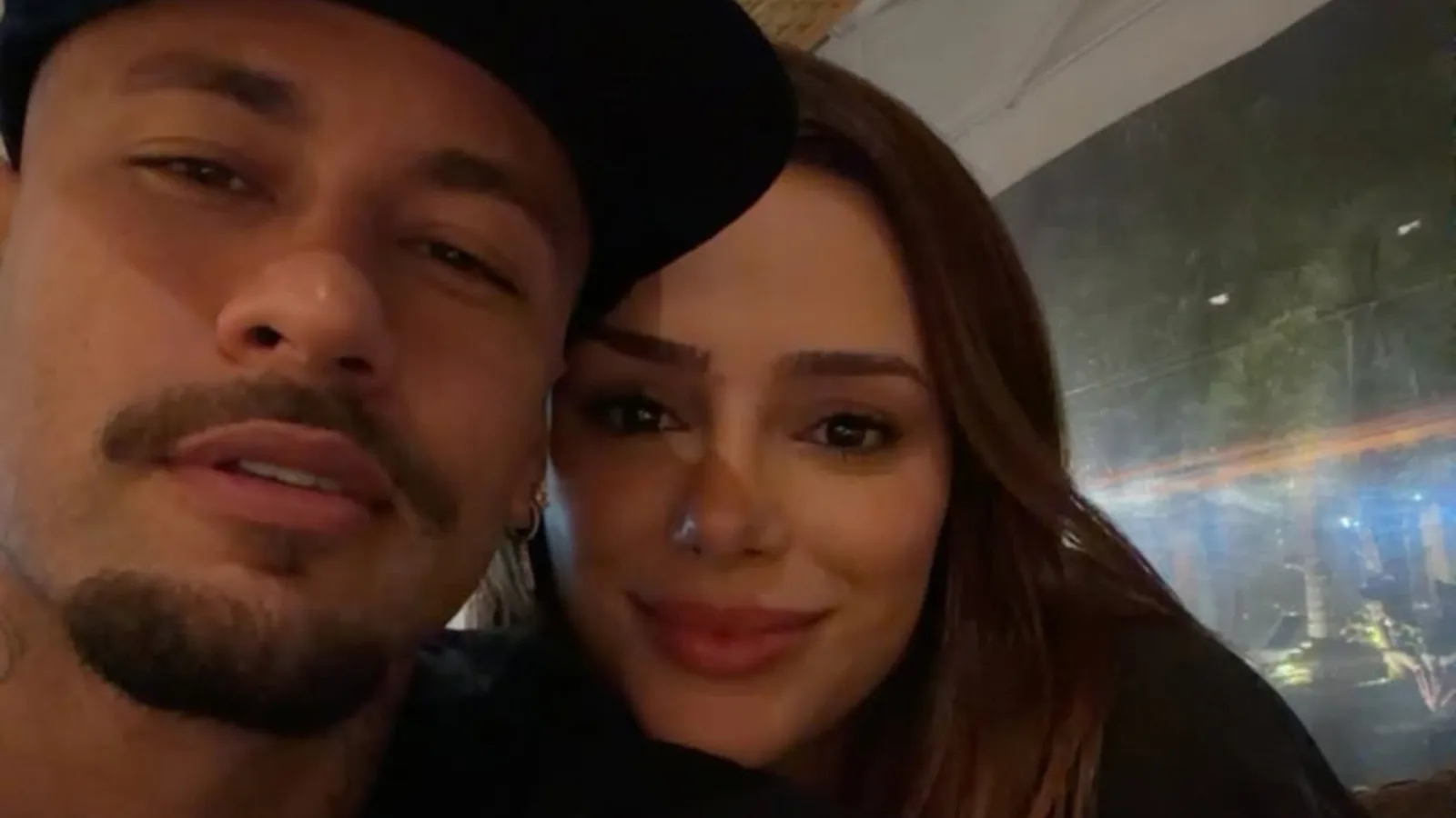 Neymar compartilha registro romântico ao lado de Bruna Biancardi