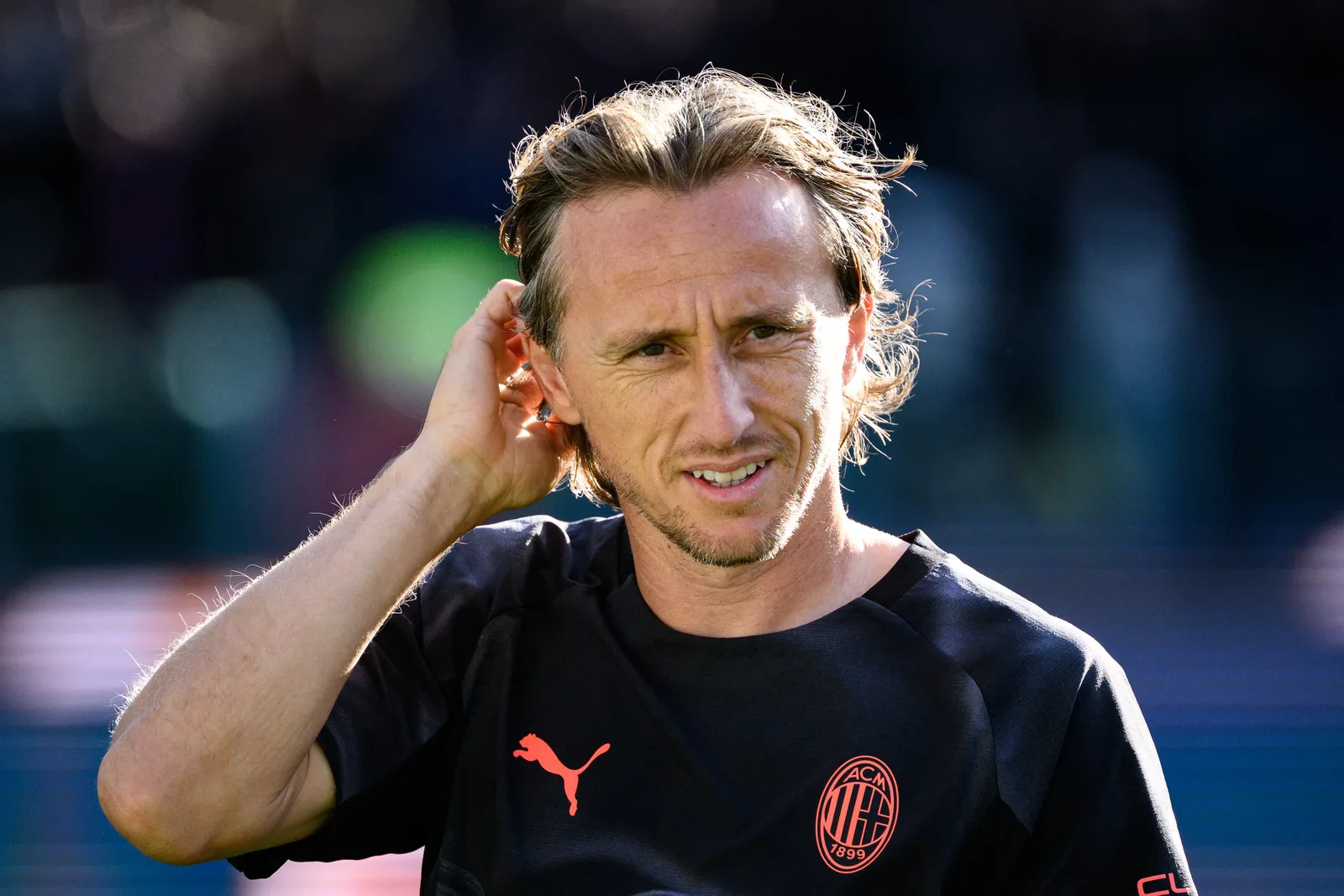 Substituição de Modric no intervalo gera críticas a Amorim no Milan