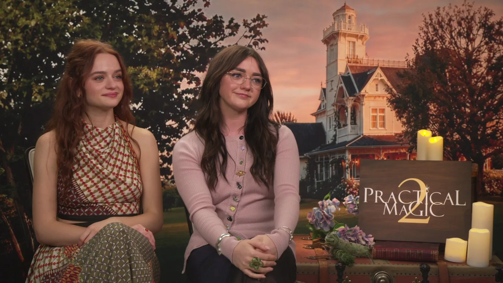 Joey King e Maisie Williams assumem nova geração de bruxas em sequência