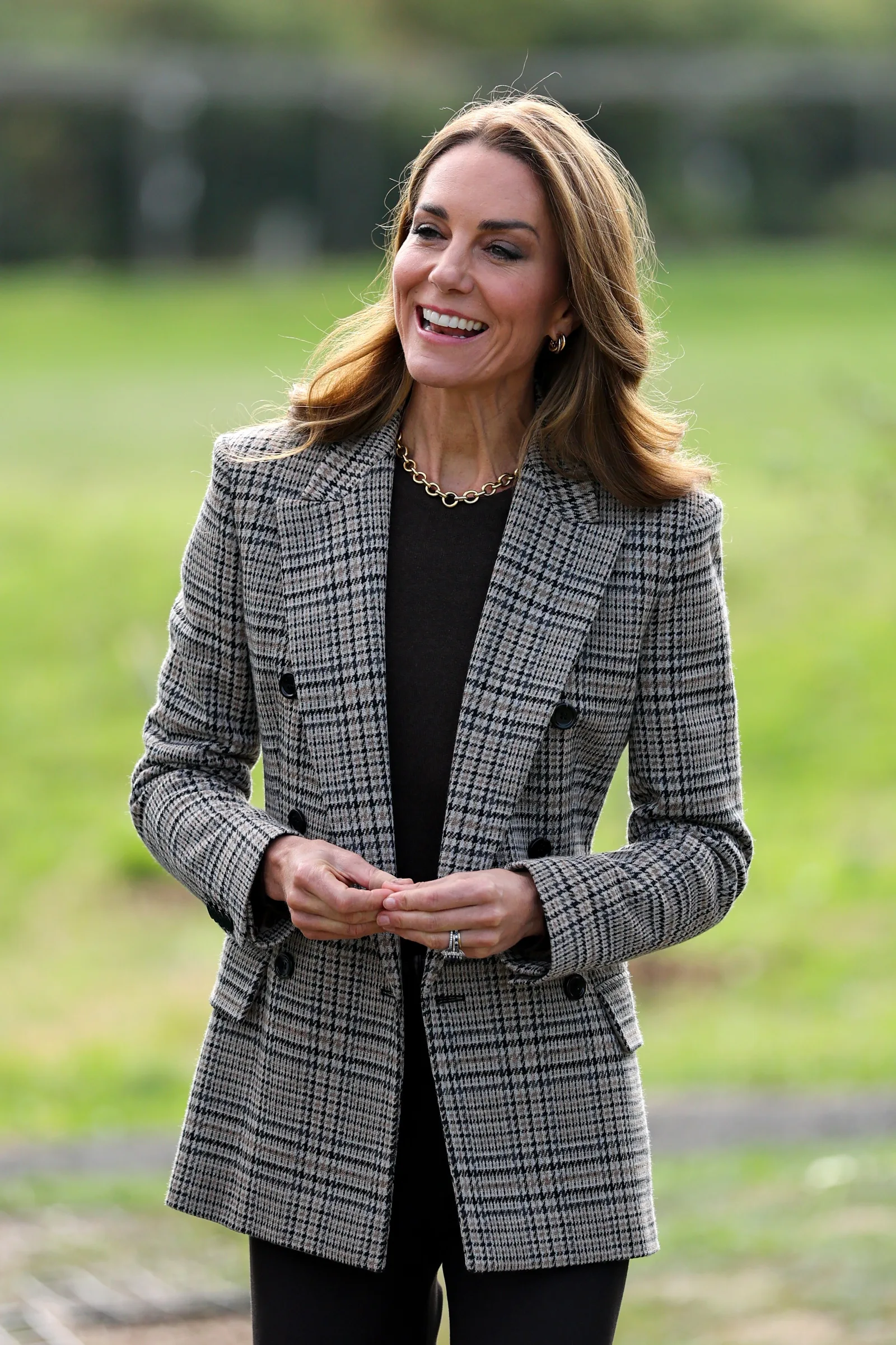 Kate Middleton visita projeto de jardinagem para dependentes químicos