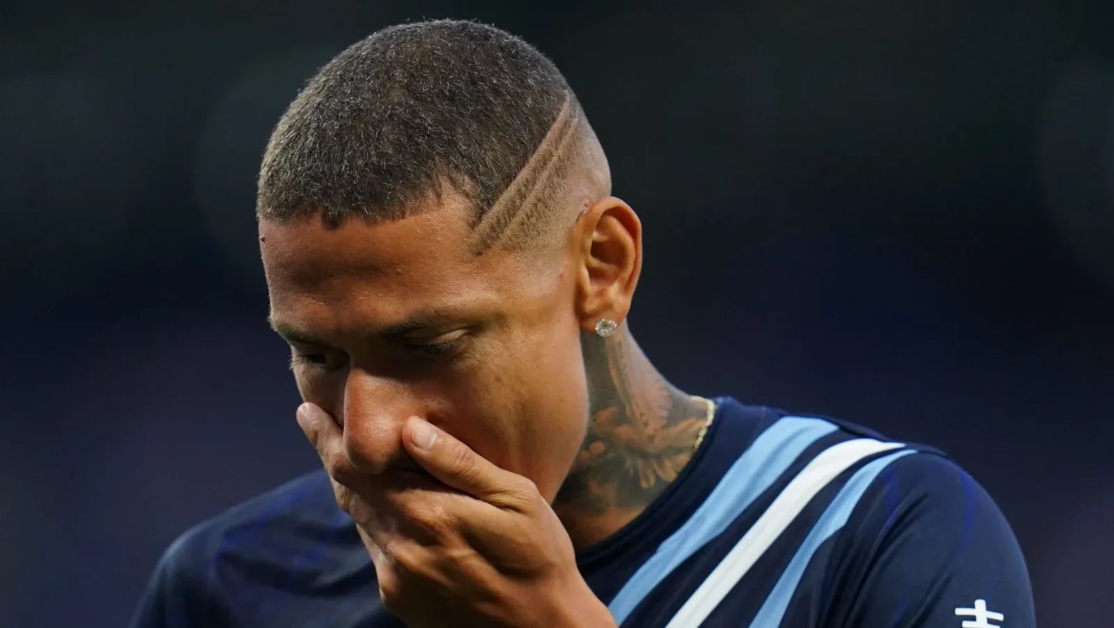 Richarlison pode passar meses sem jogar após ficar fora do Tottenham