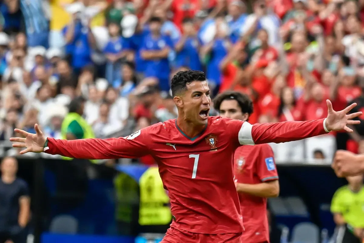 Cristiano Ronaldo negocia compra do controle do Al-Nassr