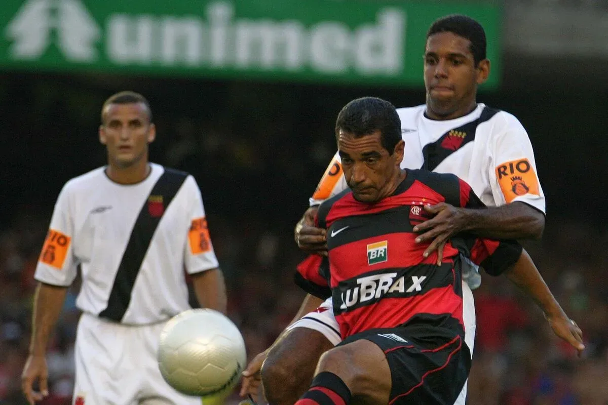 Vasco se despede de Henrique, nome da geração campeã dos anos 2000