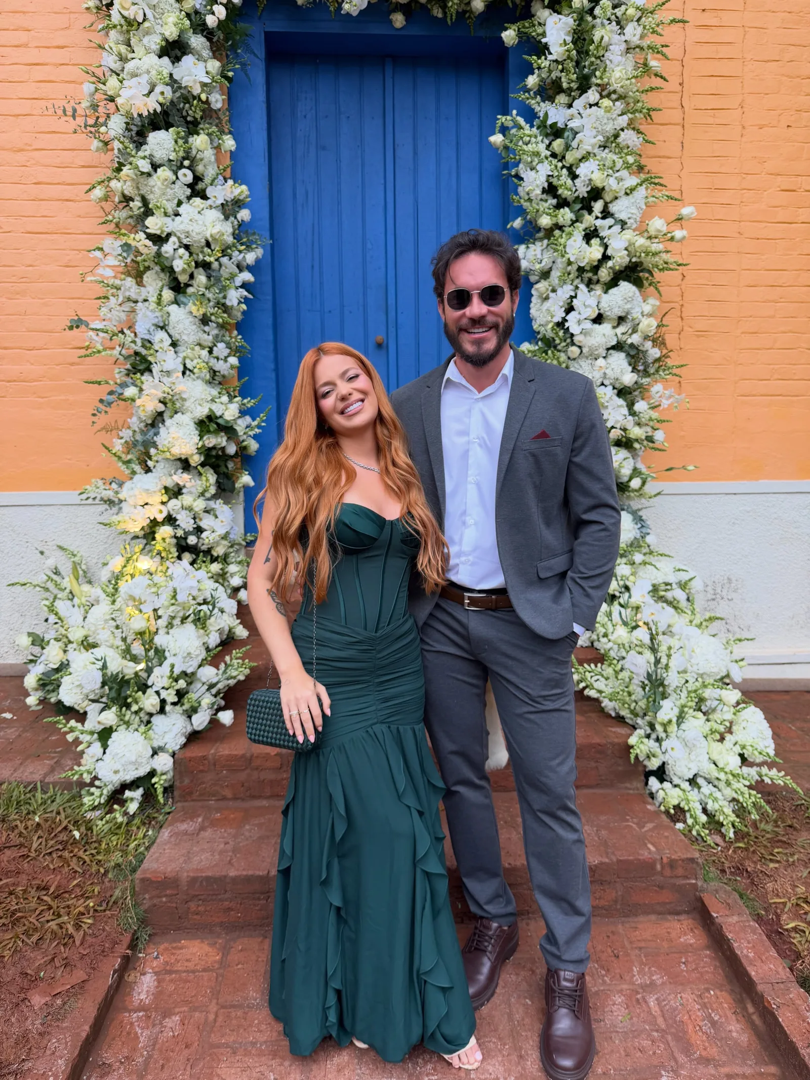 Viih Tube escolhe vestido verde-esmeralda para casamento de Ana Hickmann e Edu Guedes