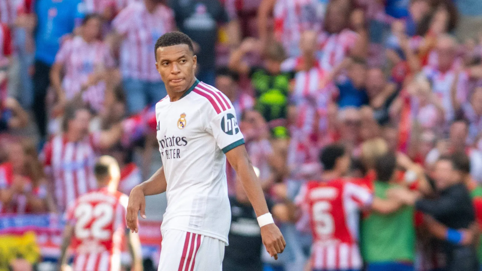 Atlético de Madrid vence clássico e expõe queda do Real após o intervalo