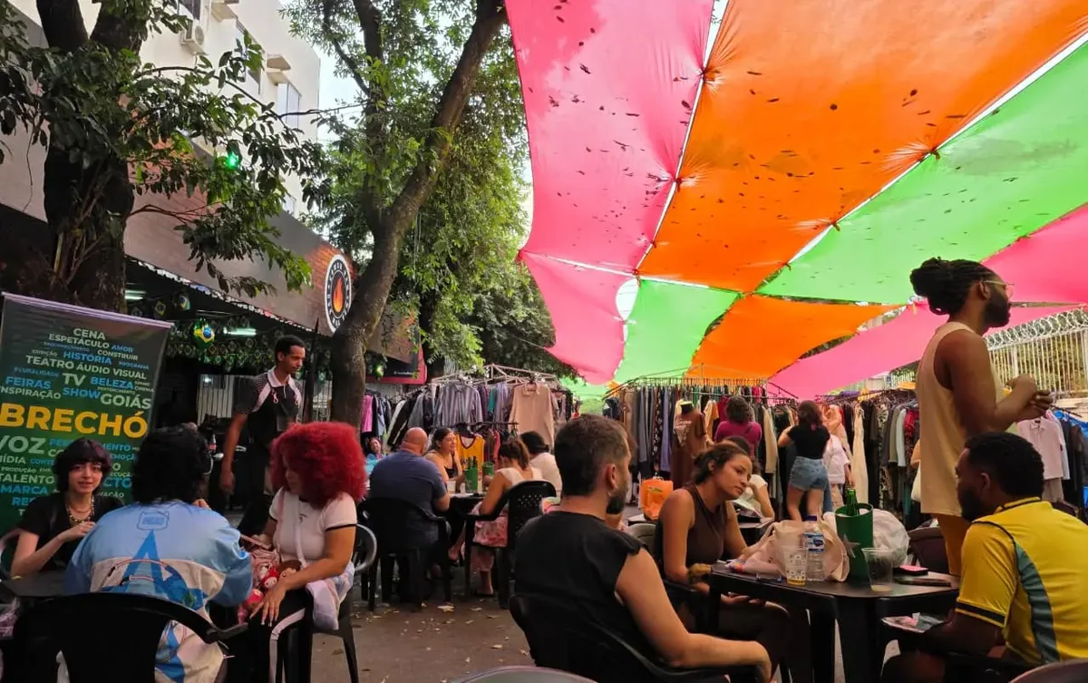 Encontro de Brechós ocupa a Rua 15, em Goiânia, neste domingo