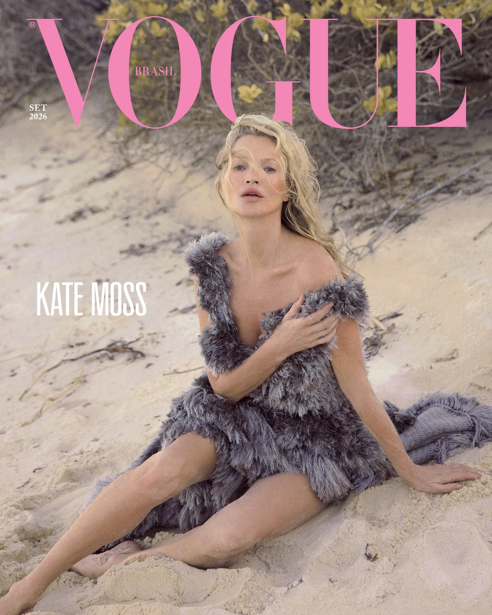 Kate Moss estrela capa de setembro da Vogue Brasil em ensaio na Bahia