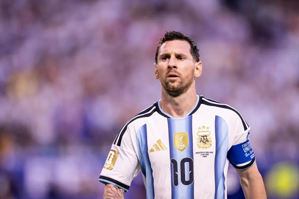 Messi aparece na lista da Argentina para duelo que marcará despedida