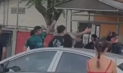 Manifestação termina contida após tentativa de entrada em escola de Curitiba