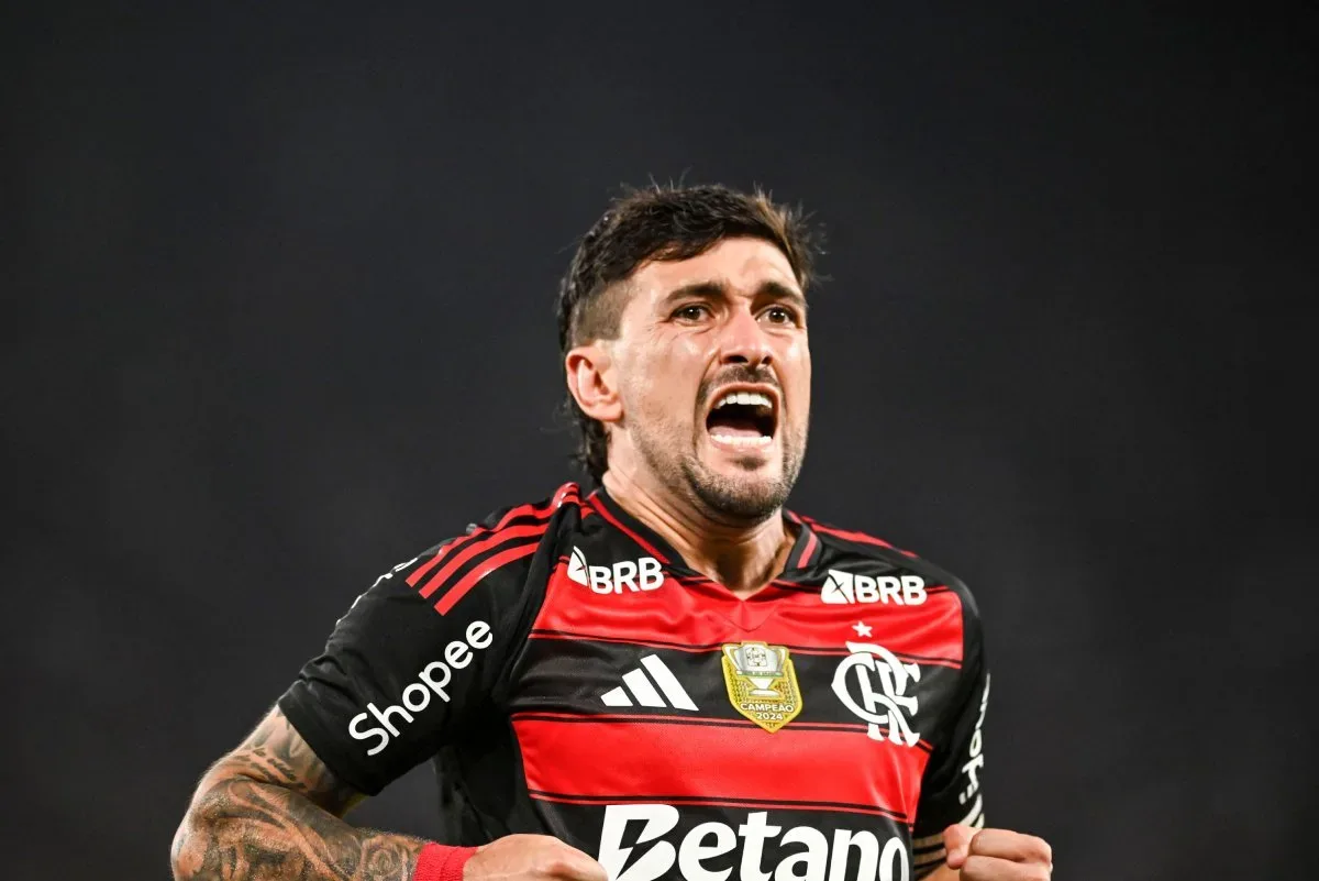 Assistência de Arrascaeta para Samuel Lino encerra ruído no Flamengo
