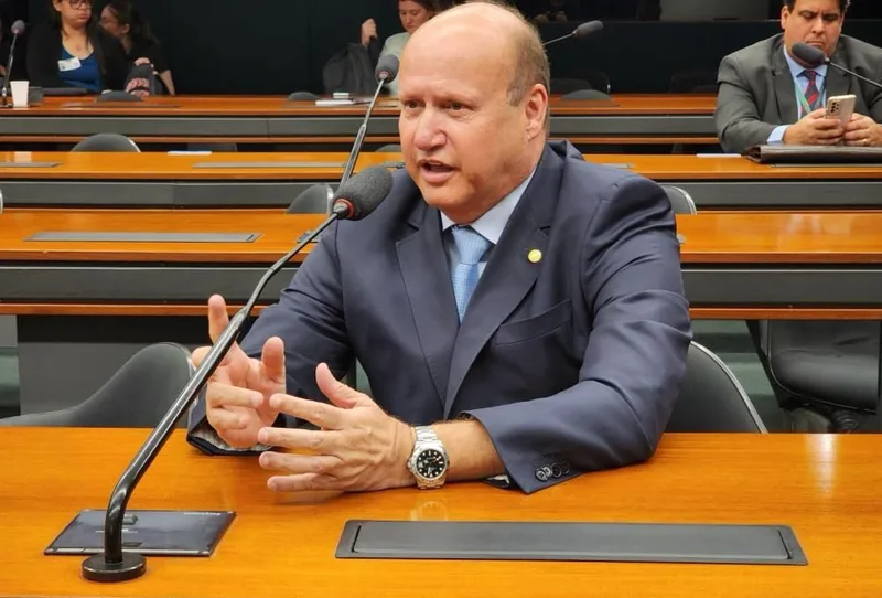 Disputa interna pode reduzir espaço do Entorno na Câmara em 2026