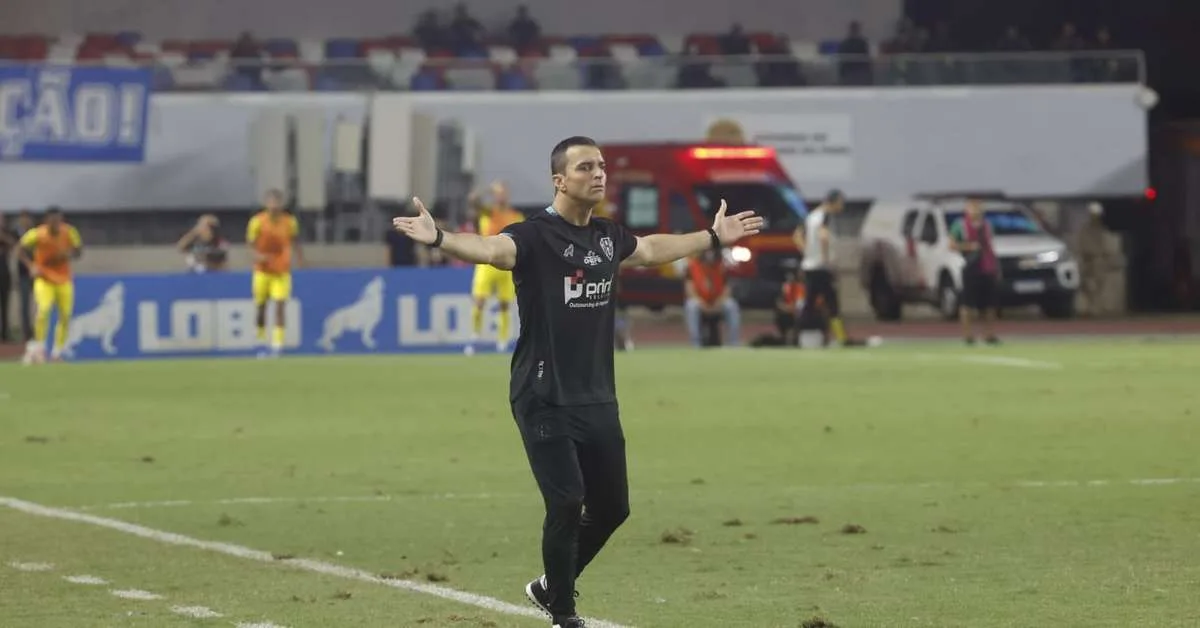 Paysandu perde para o Brusque e Junior Rocha cobra mais conexão no ataque