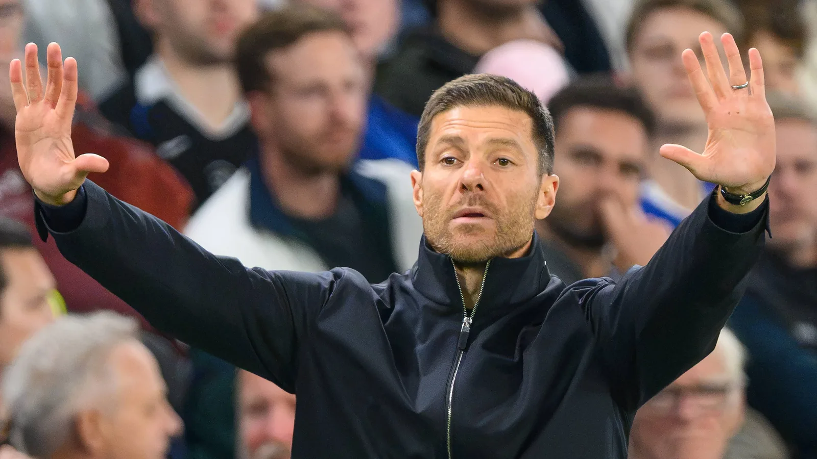 Alonso cobra mais intensidade após Chelsea sofrer nova virada em casa