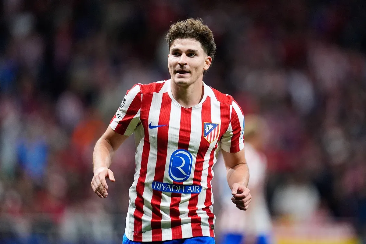 Simeone espera resposta de Julián Alvarez após permanência no Atlético