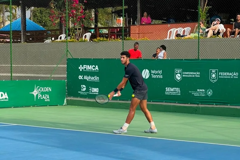 Mateus Alves vence dois jogos e vai à final do M15 de Porto Velho