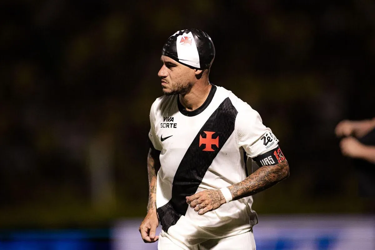 Cuca aprova início de Coutinho no Santos, mas evita prever estreia