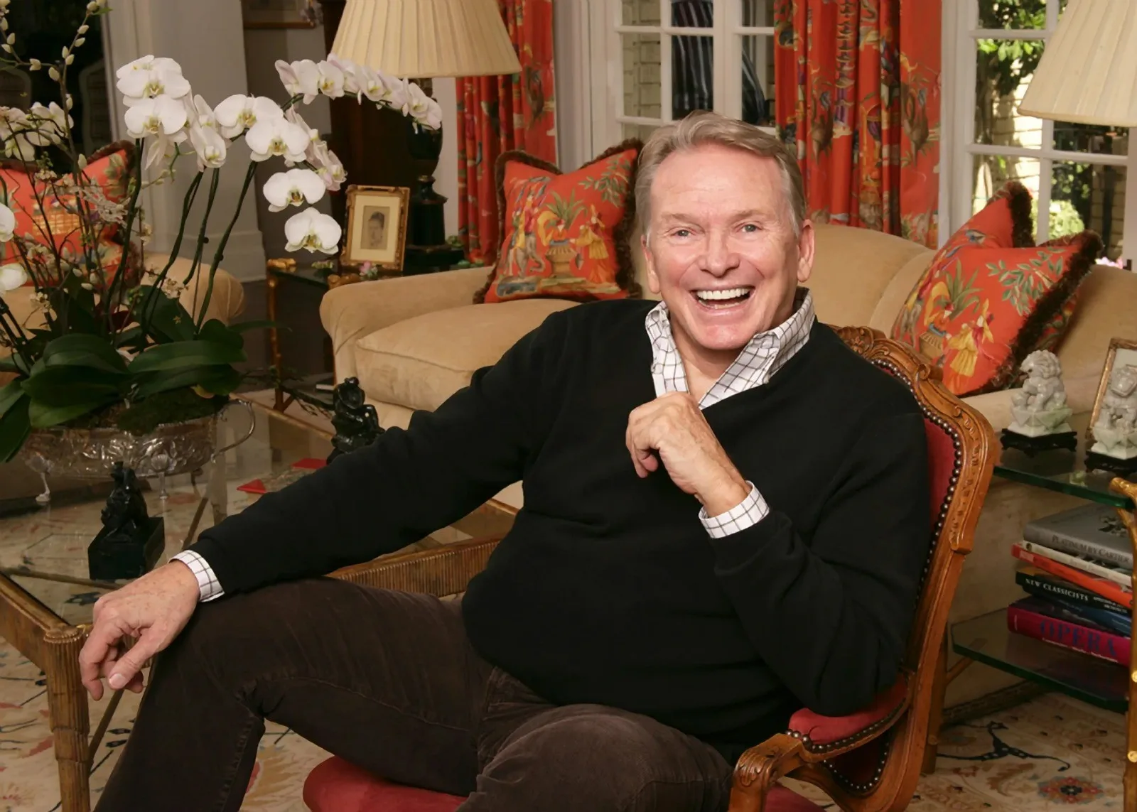 Bob Mackie, estilista de Cher e vencedor de Emmy e Tony, morre aos 87 anos