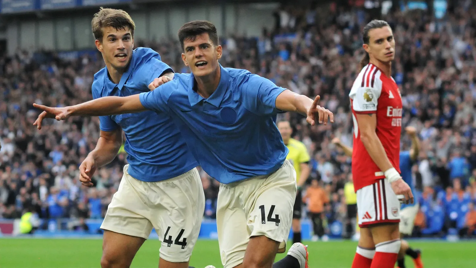 Brighton vence Arsenal por 3 a 0 e expõe falhas antes da Data Fifa