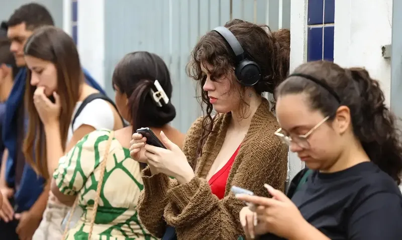 Aprendizagem abre caminho para jovens diante do desemprego elevado