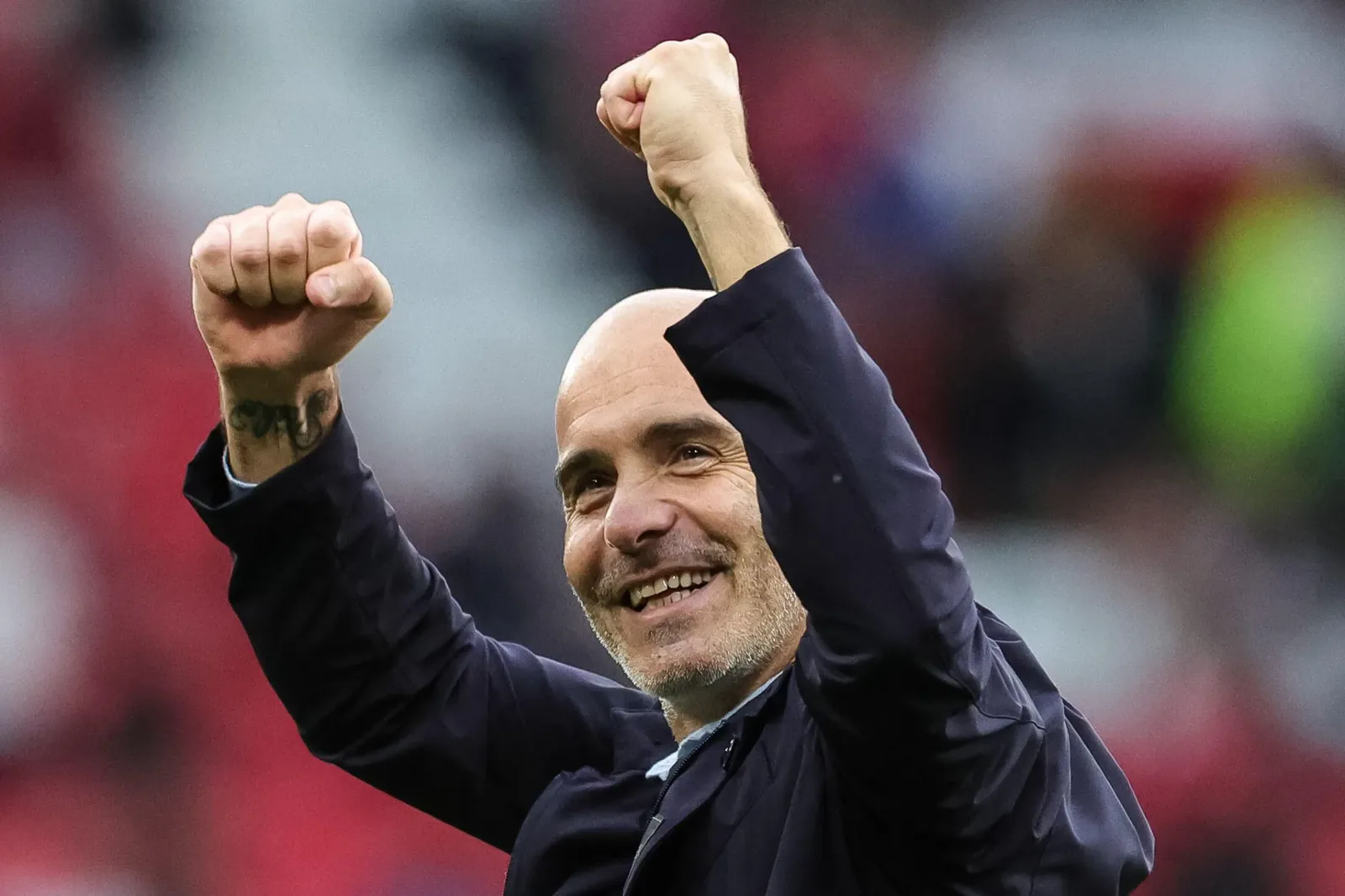 Elliot Anderson ganha elogios após vitória do Manchester City no clássico