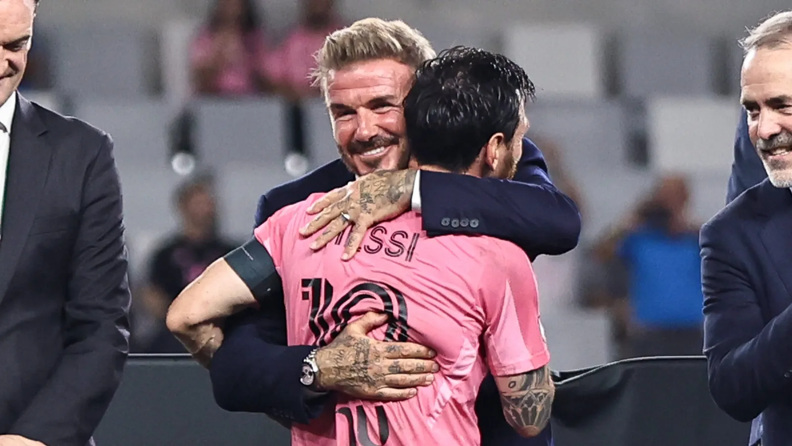 Messi ganha apoio de Beckham na disputa pela nona Bola de Ouro