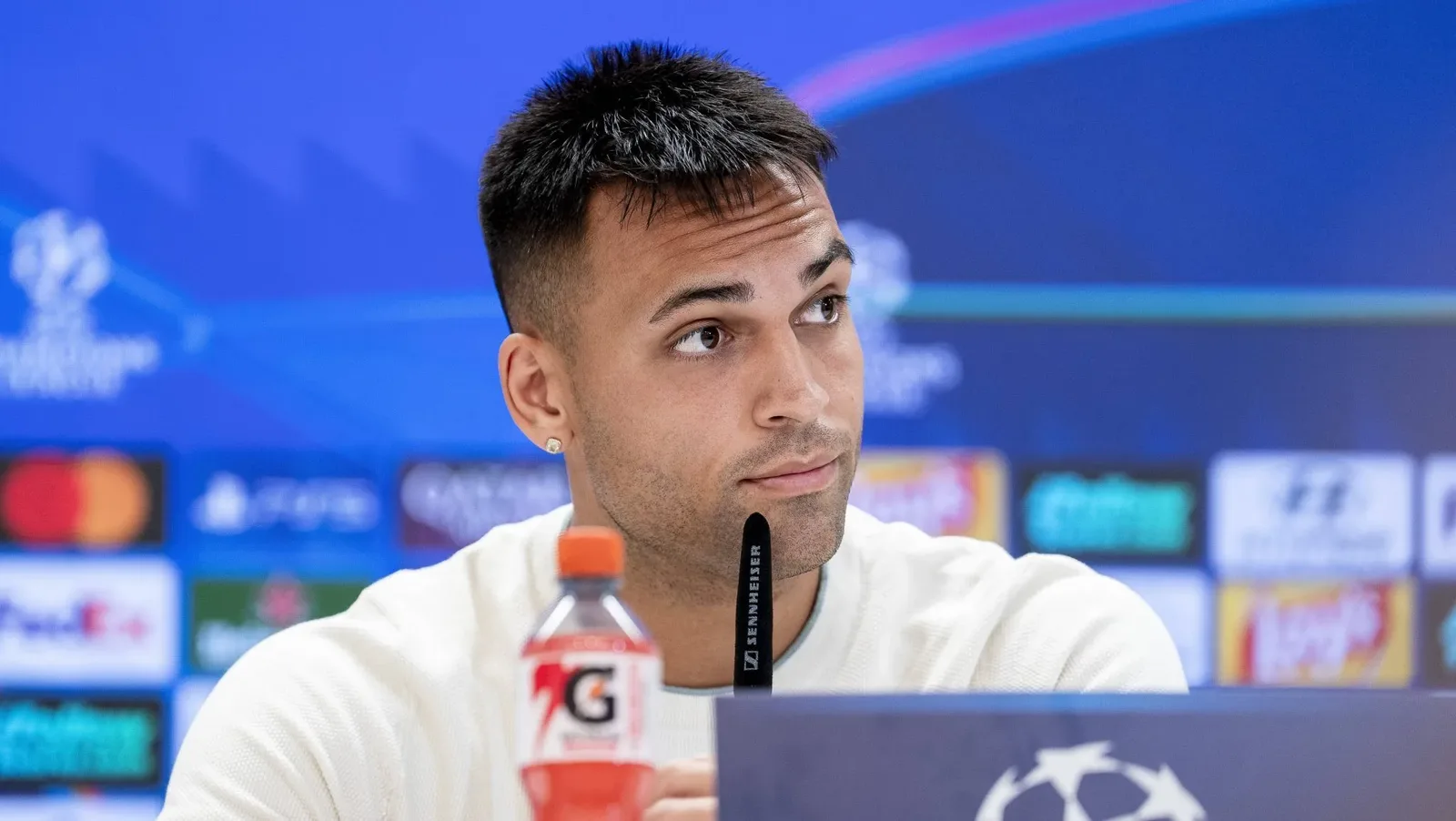 Lautaro manda apoio a Julián Alvarez e exalta atacante do Atlético