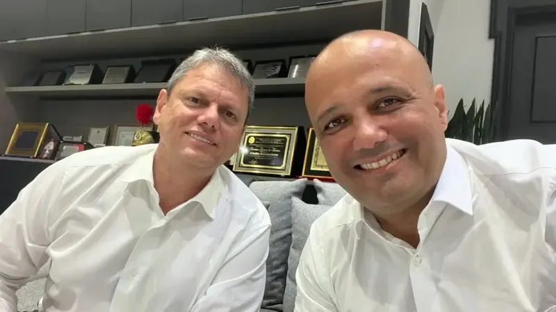 Tarcísio declara apoio a Major Vitor Hugo para deputado por Goiás