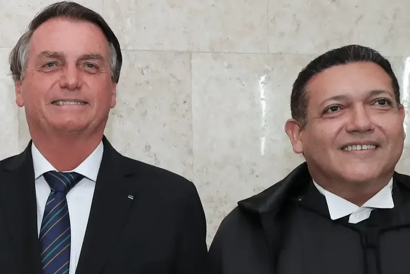 Enrolado com Vorcaro, Kassio chegou ao STF com articulação de Flávio Bolsonaro