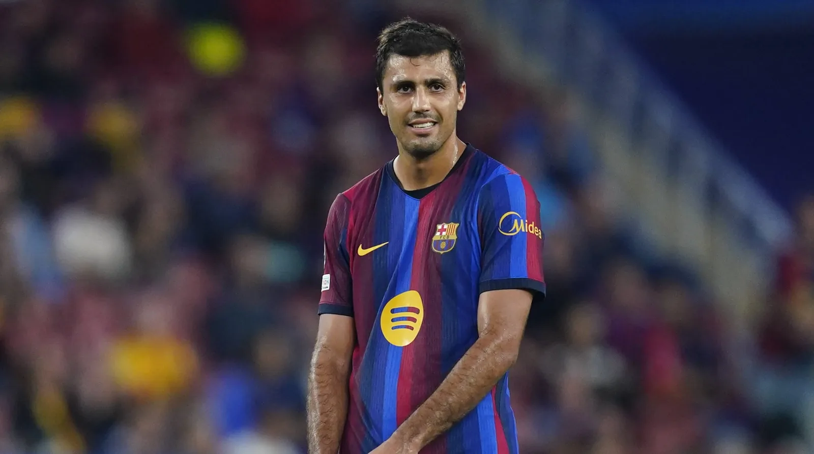Rodri pede desculpas ao Valencia após fala no banco, mas Corberán mantém crítica