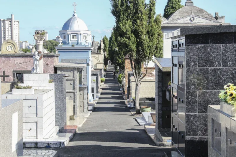 Sepultamentos em Curitiba e cidades da região seguem até 19 de setembro