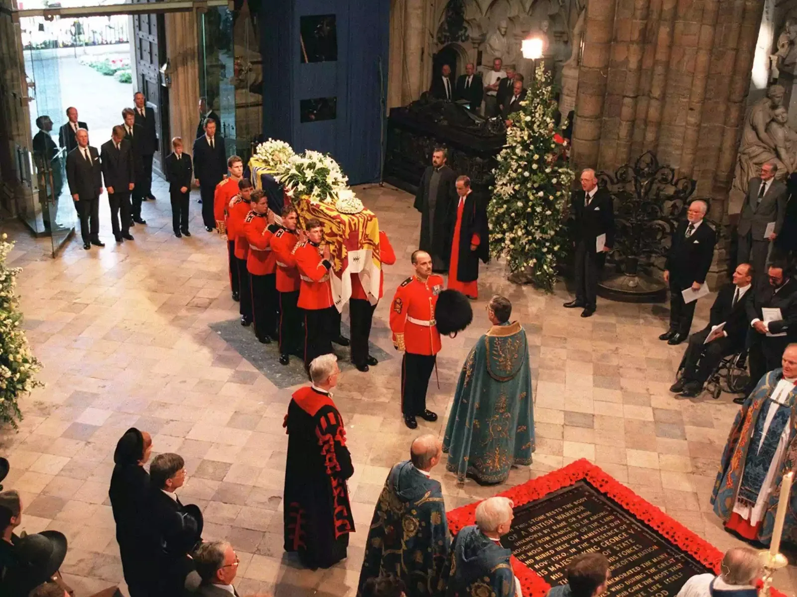 Charles Spencer relata conflitos no funeral de Diana em novo livro
