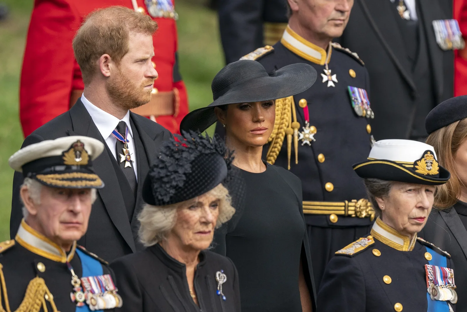 Harry e Meghan mantêm títulos de Sussex, mas seguem sem tratamento de SAR