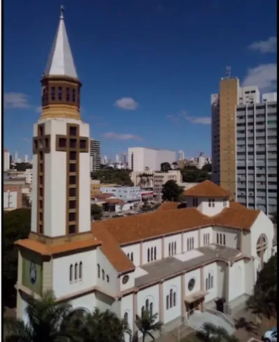 Catedral de Goiânia reúne disputas políticas, devoção e uma orientação ainda sem prova definitiva