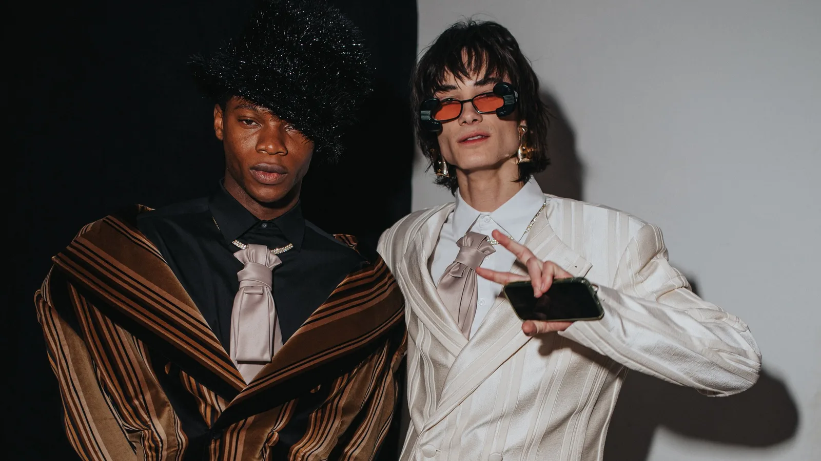 Luar mistura aristocracia, Brooklyn e herança dominicana em desfile em Nova York