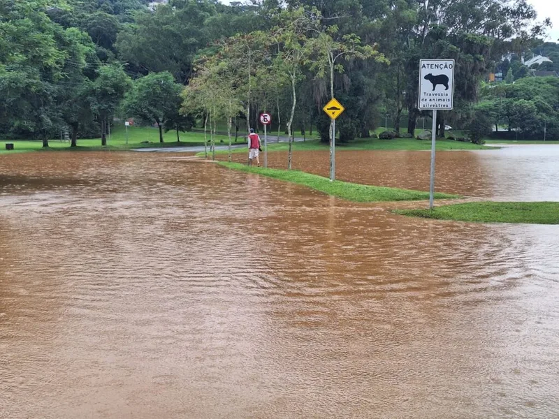 Curitiba soma R$ 273 milhões em obras contra alagamentos