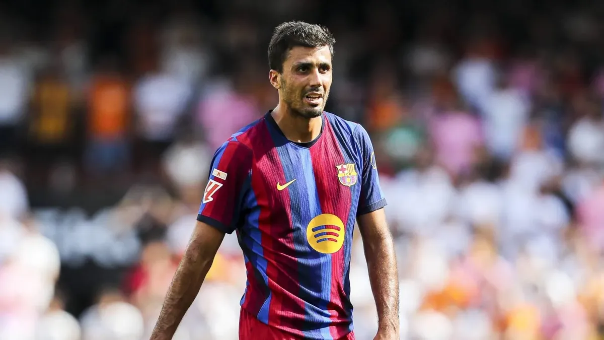 Pedri marca, elogia Rodri e ajuda Barcelona a golear o Valencia