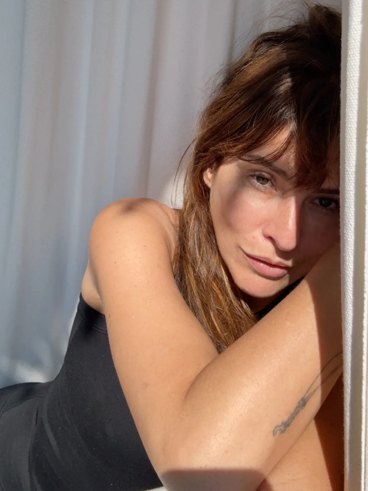 Fernanda Paes Leme relata reação grave a medicamento e caminho até a maternidade