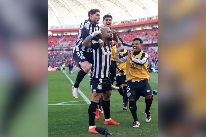 Gabigol marca duas vezes, e Santos vence o Inter no Beira-Rio